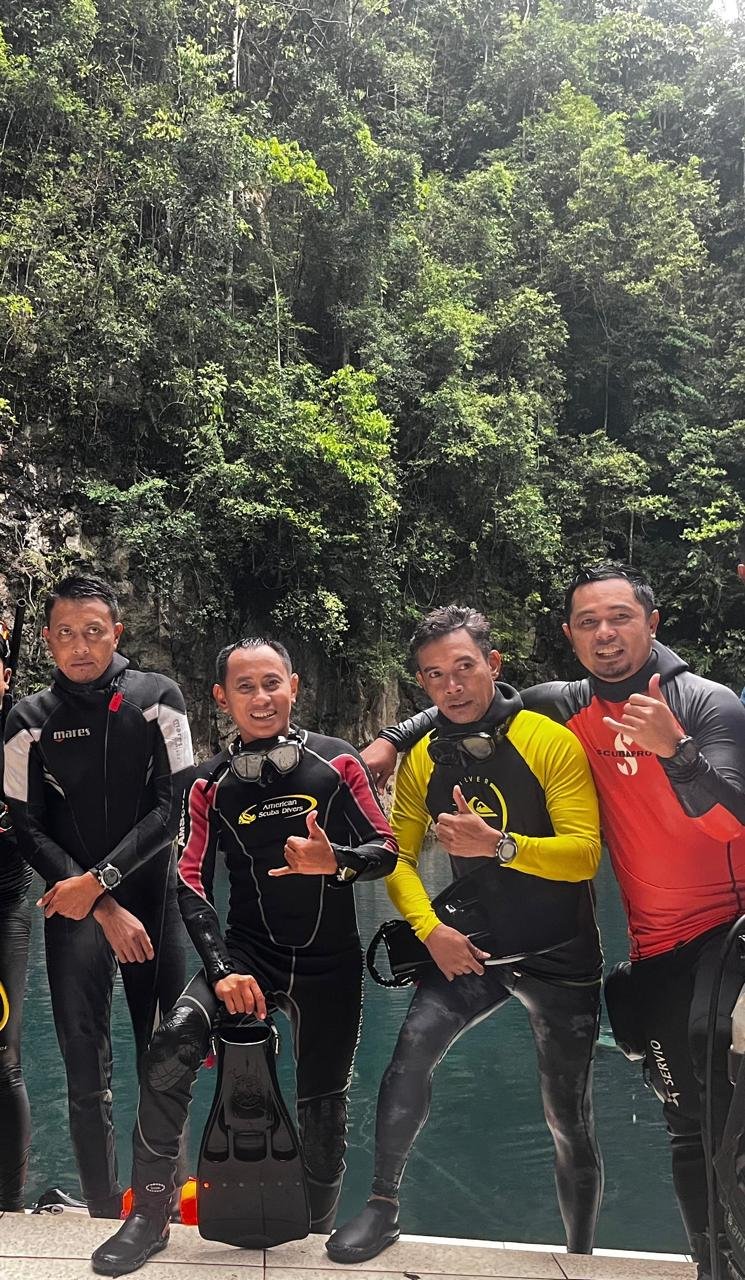 Ekplore Gua Bawah Air